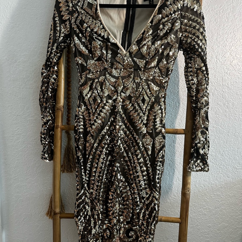 Boutine LA Black and Gold Sequin Long Sleeve Dress